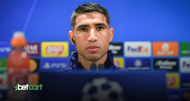 اشرف حکیمی در نشست خبری لیگ قهرمانان اروپا با لباس پاری سن ژرمن