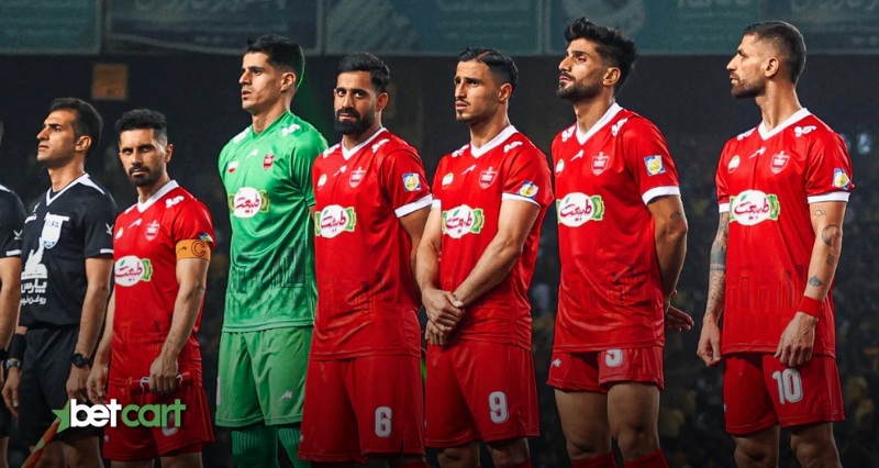 بازیکنان تیم پرسپولیس پیش از آغاز مسابقه در لیگ برتر ایران