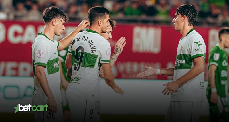 خوشحالی بازیکنان الچه پس از گل در دیدارهای اخیر لیگ اسپانیا